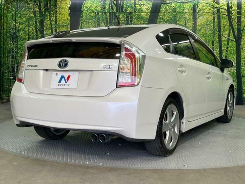 PRIUS-17