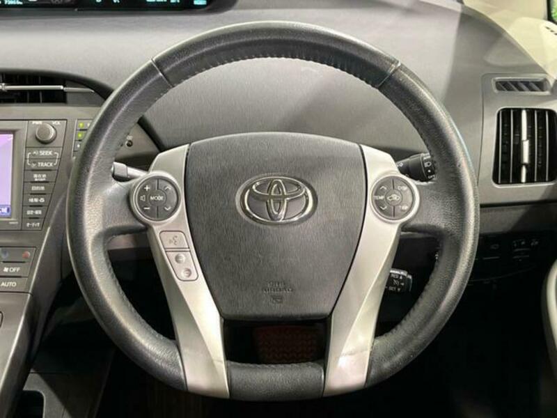 PRIUS-11