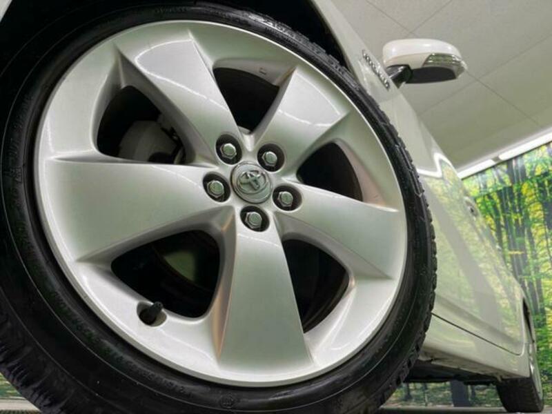 PRIUS-12