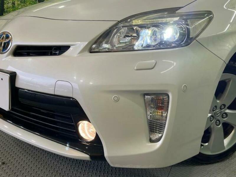 PRIUS-13