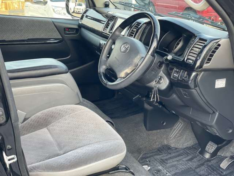 HIACE VAN-17