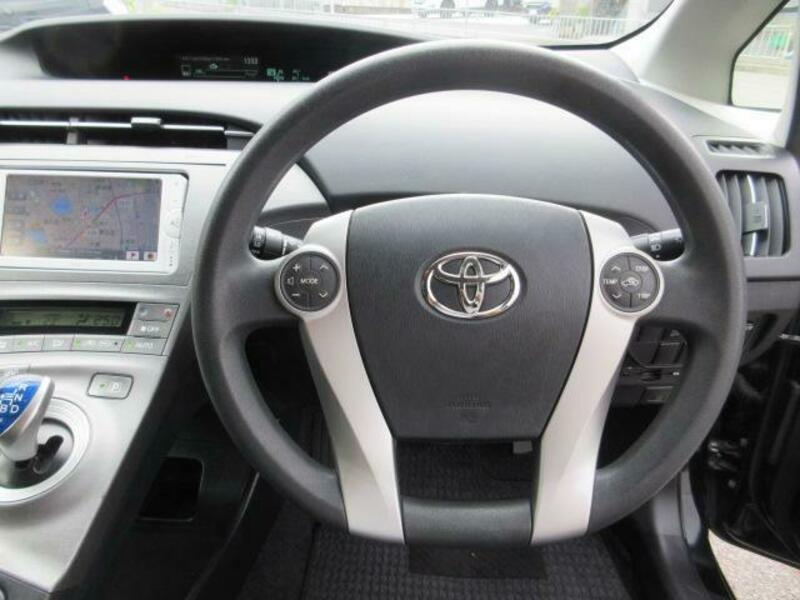 PRIUS-16