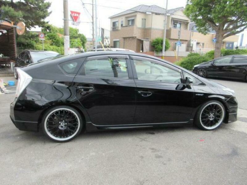 PRIUS-3