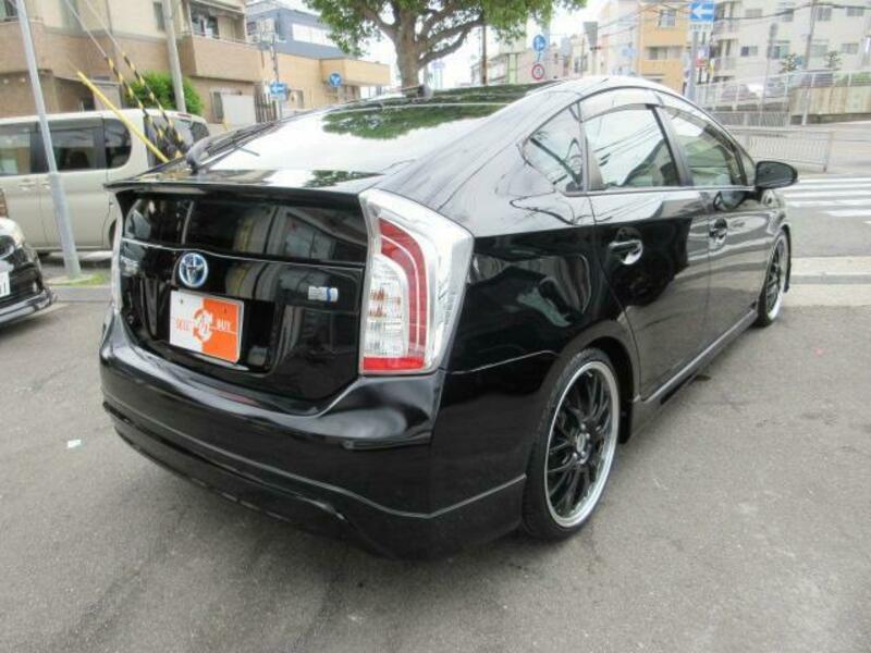 PRIUS-12