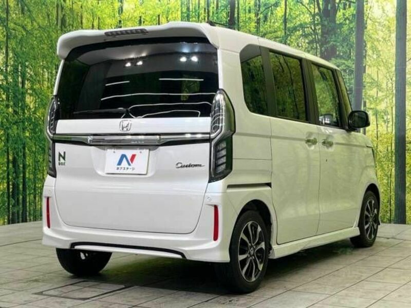 N BOX CUSTOM