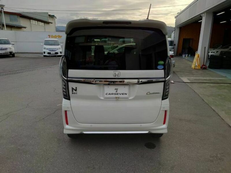 N BOX CUSTOM-8
