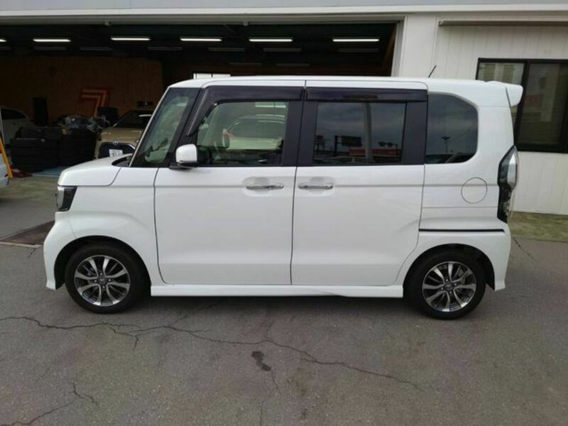 N BOX CUSTOM-9