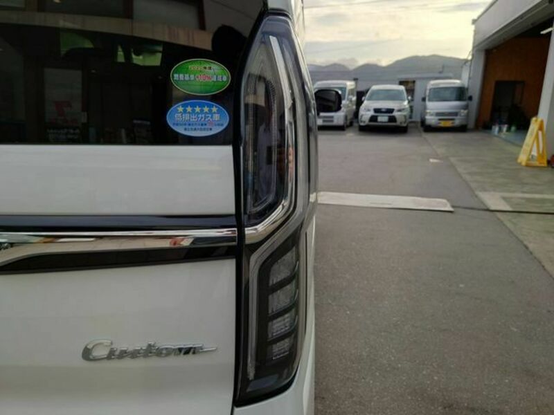 N BOX CUSTOM-21