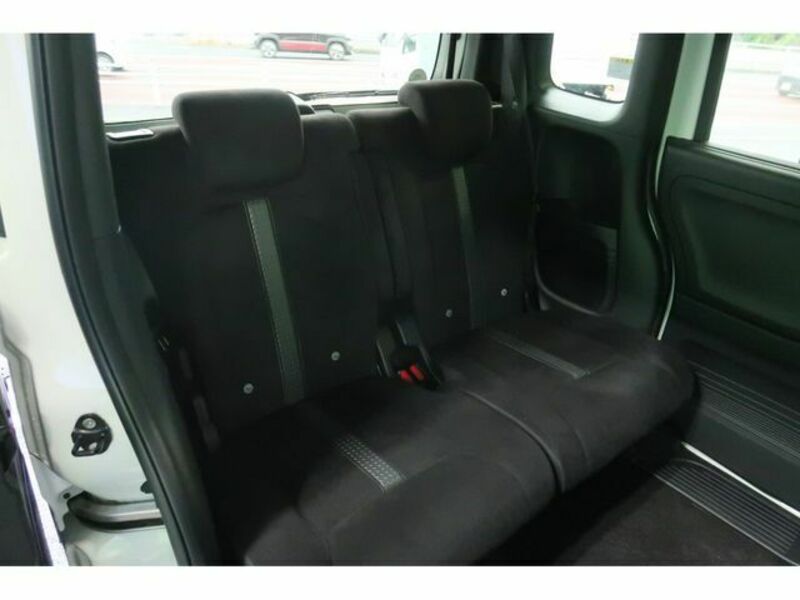 N BOX CUSTOM-28