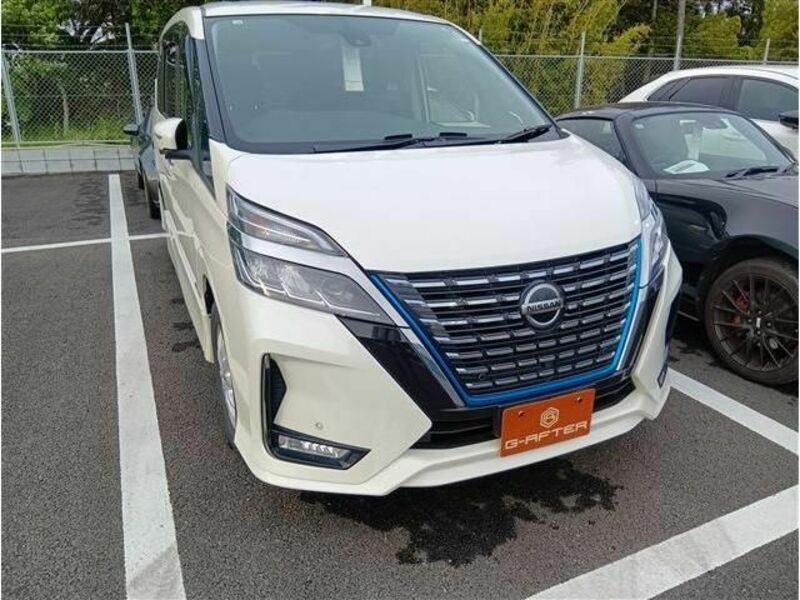 NISSAN　SERENA