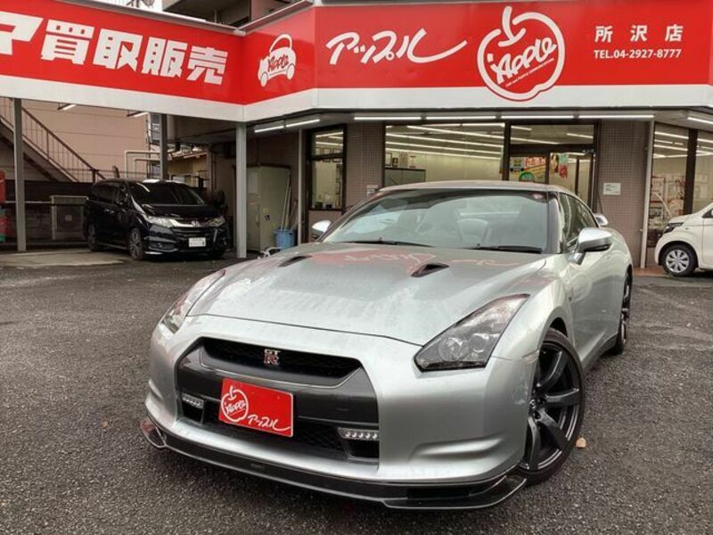 NISSAN GT-R