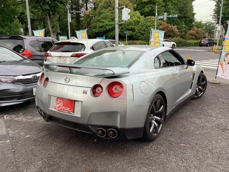GT-R