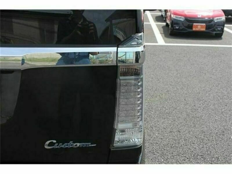 N BOX CUSTOM