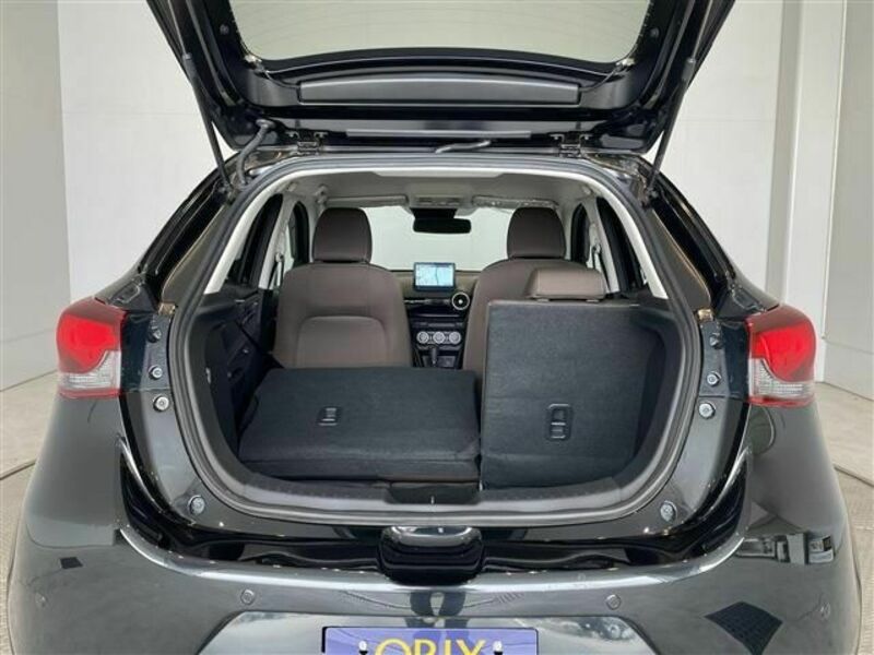 MAZDA2