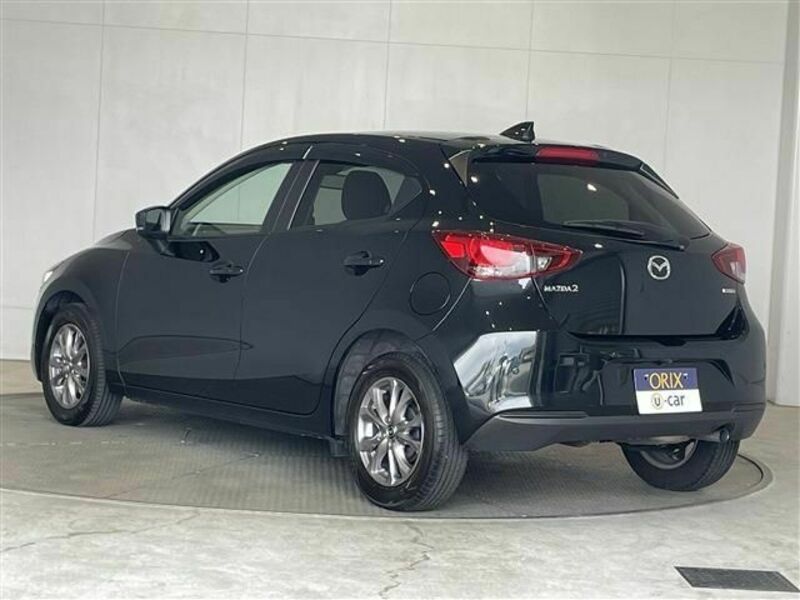 MAZDA2