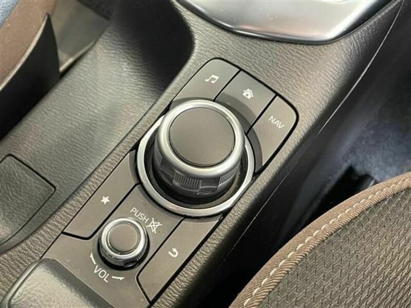 MAZDA2
