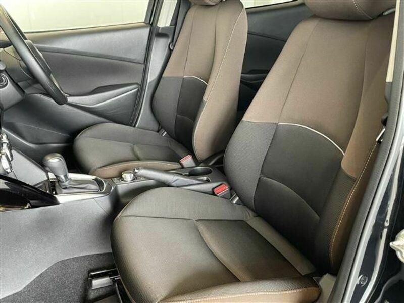 MAZDA2