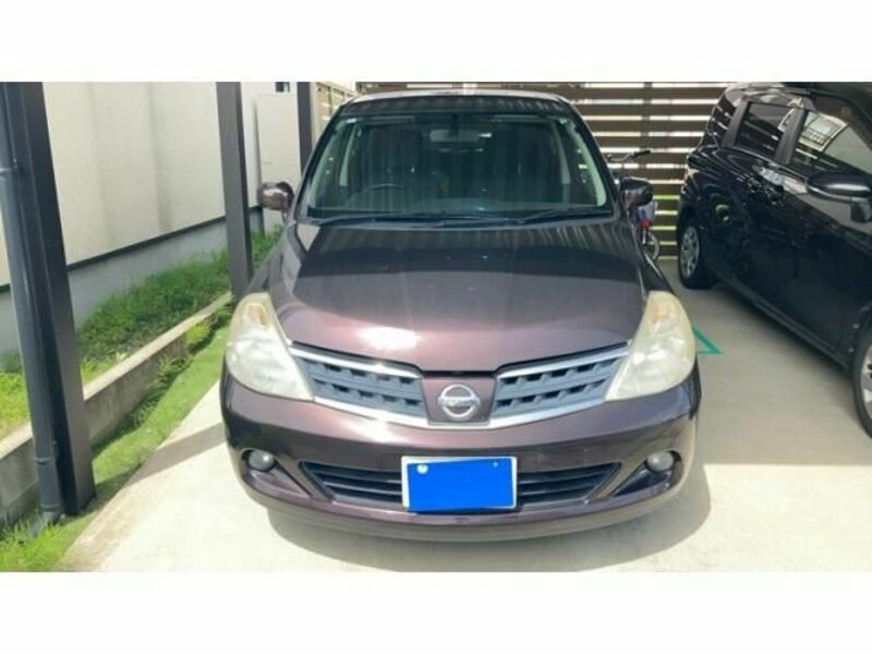 NISSAN TIIDA