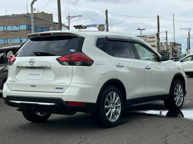 X-TRAIL-1