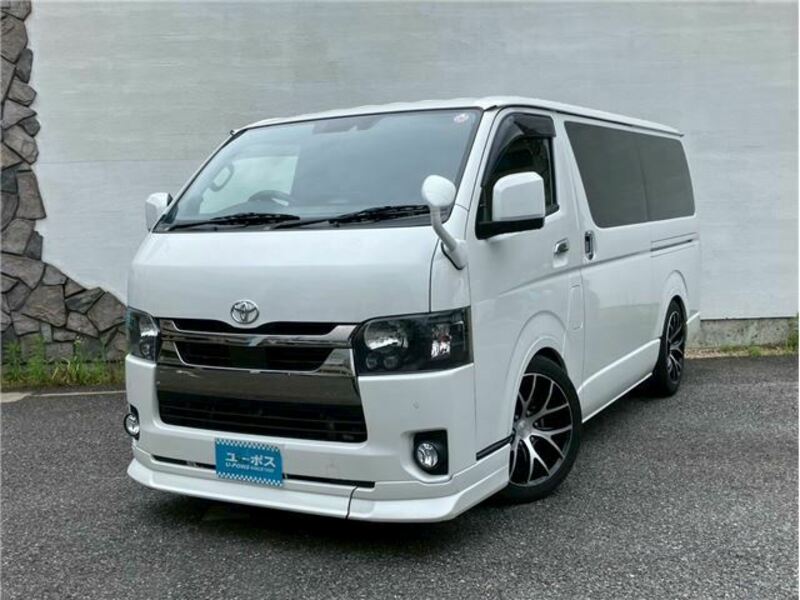 TOYOTA　HIACE