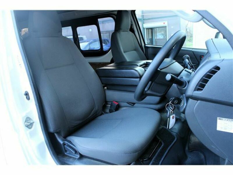 HIACE VAN-13