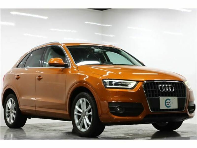 AUDI　Q3