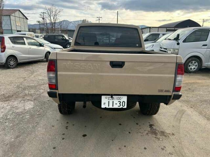DATSUN-6