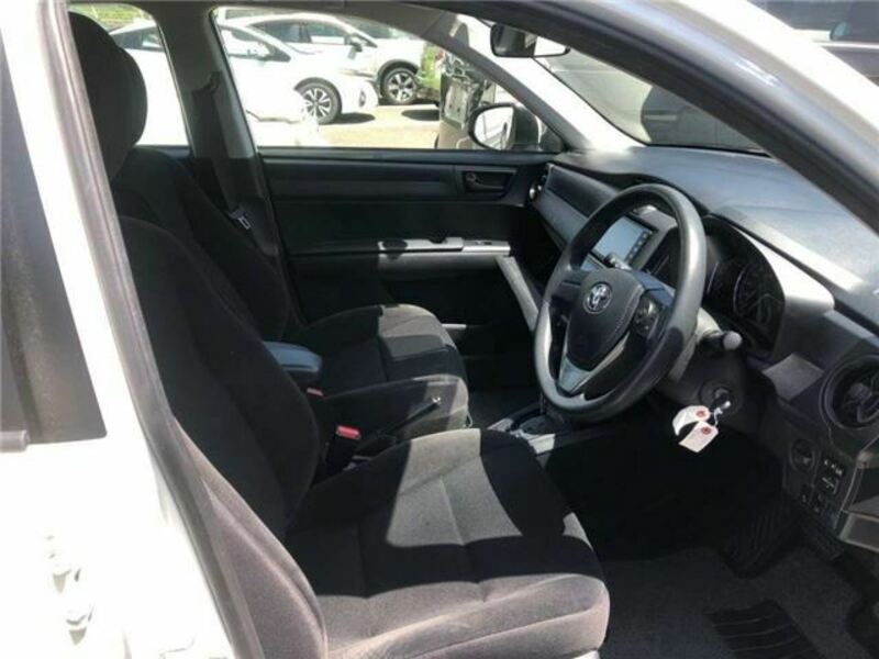 COROLLA AXIO