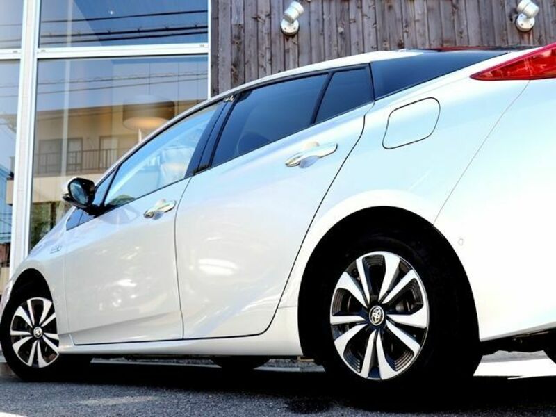 PRIUS PHV-8