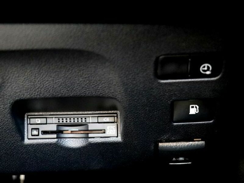PRIUS PHV-18