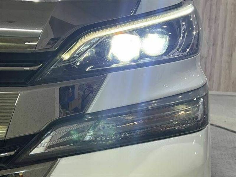 VELLFIRE-12