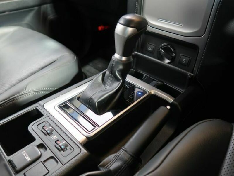 LAND CRUISER PRADO-20