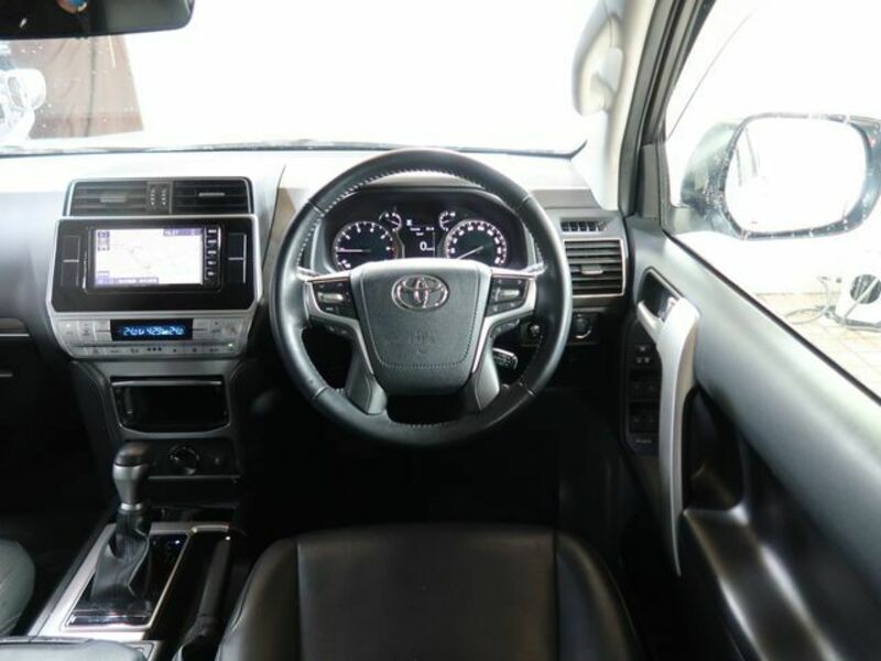 LAND CRUISER PRADO-25