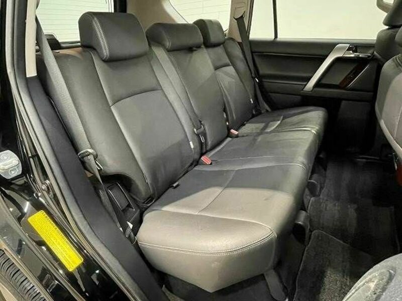 LAND CRUISER PRADO-9