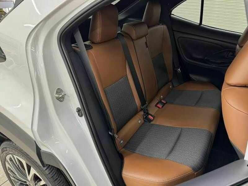 YARIS CROSS