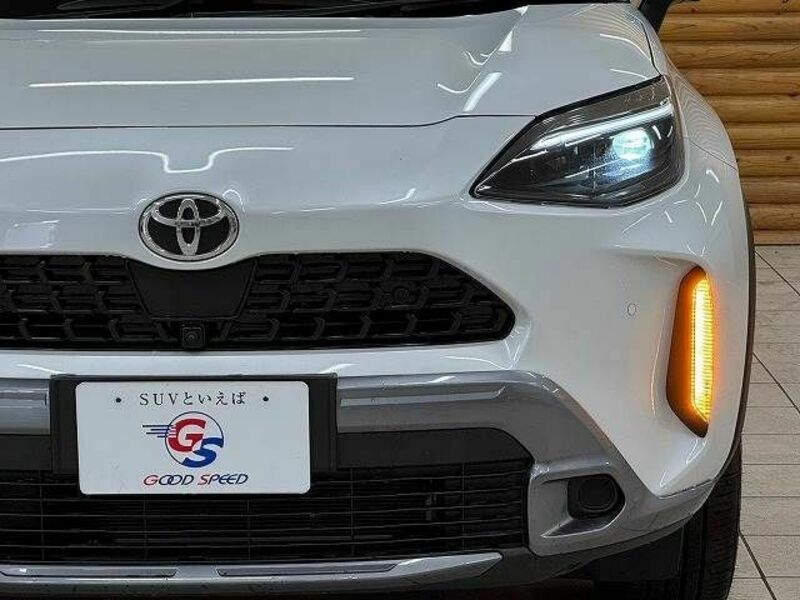 YARIS CROSS