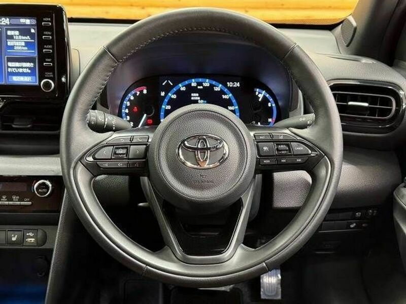 YARIS CROSS