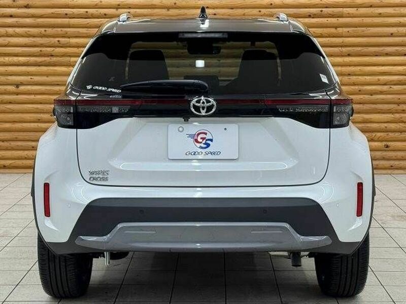 YARIS CROSS