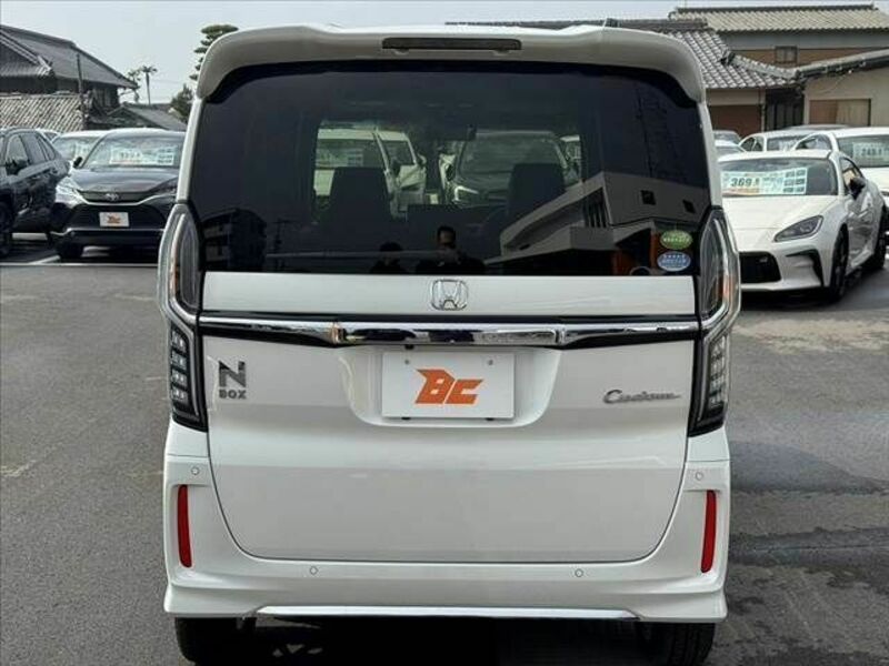 N BOX CUSTOM