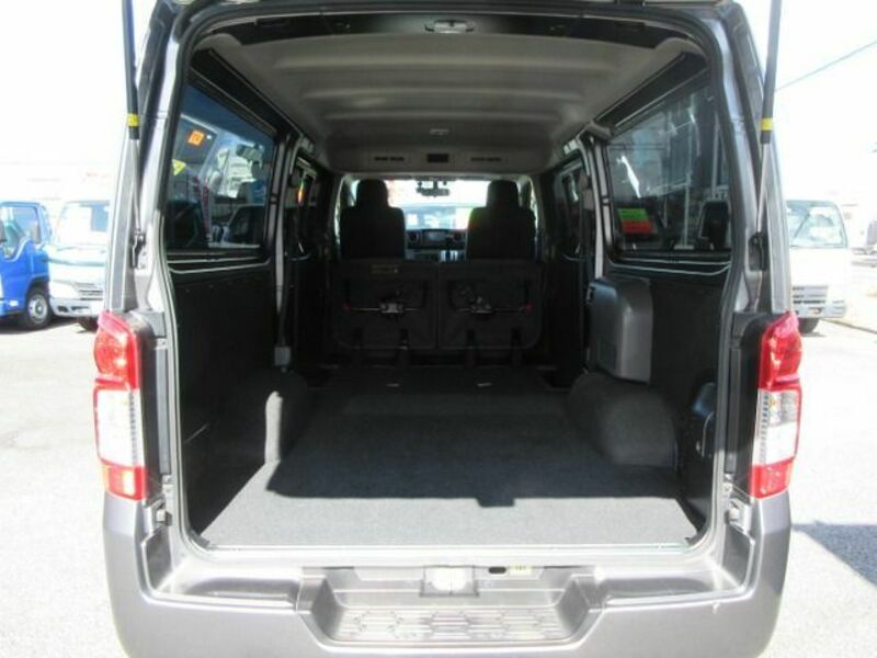 NV350 CARAVAN-17