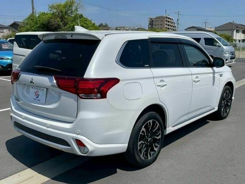 OUTLANDER PHEV-15