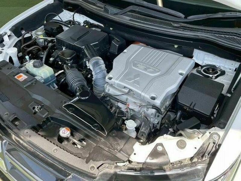 OUTLANDER PHEV-17
