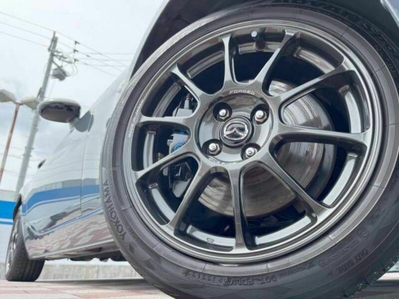 ROADSTER-12