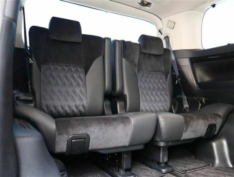 VELLFIRE-7