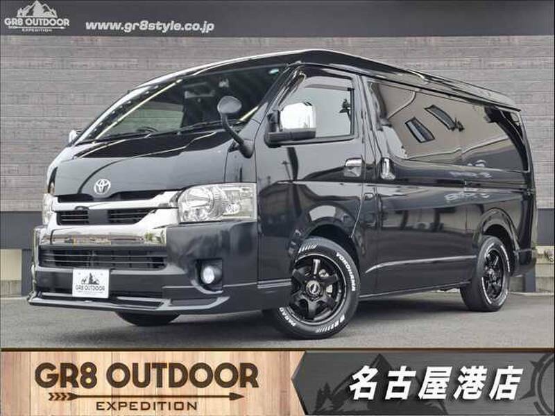 TOYOTA HIACE VAN