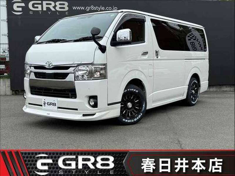 TOYOTA HIACE VAN