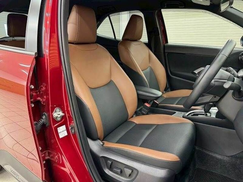 YARIS CROSS