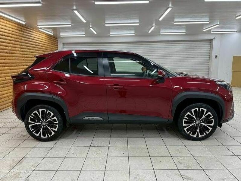 YARIS CROSS