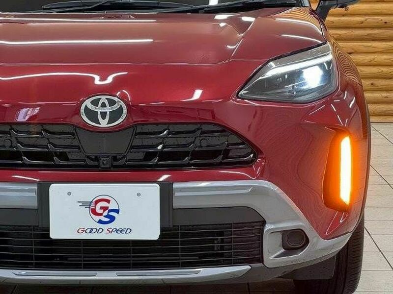 YARIS CROSS