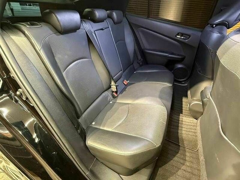 PRIUS-8